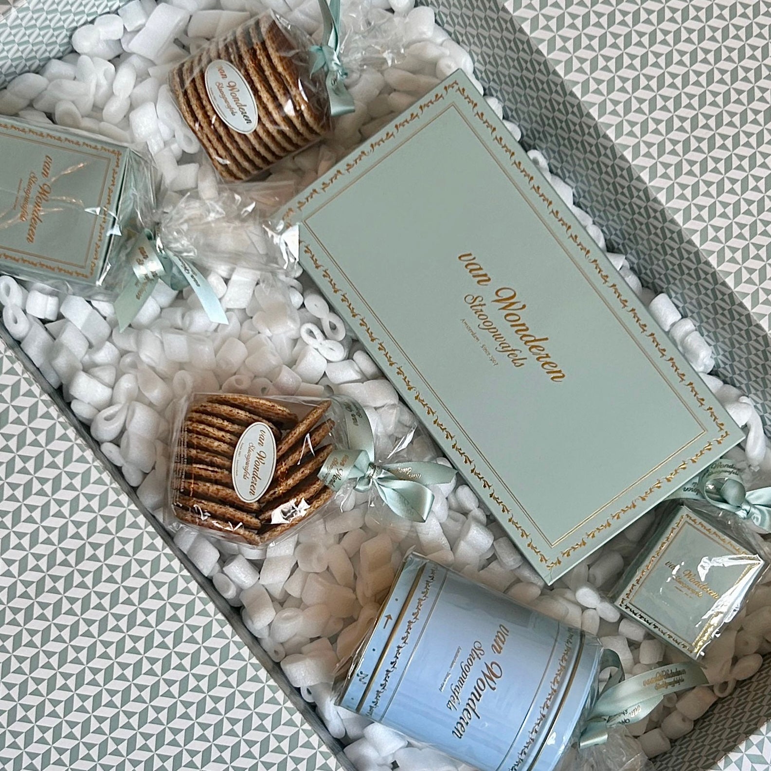 Original Gift Box Medium 12 pcs - 6 items